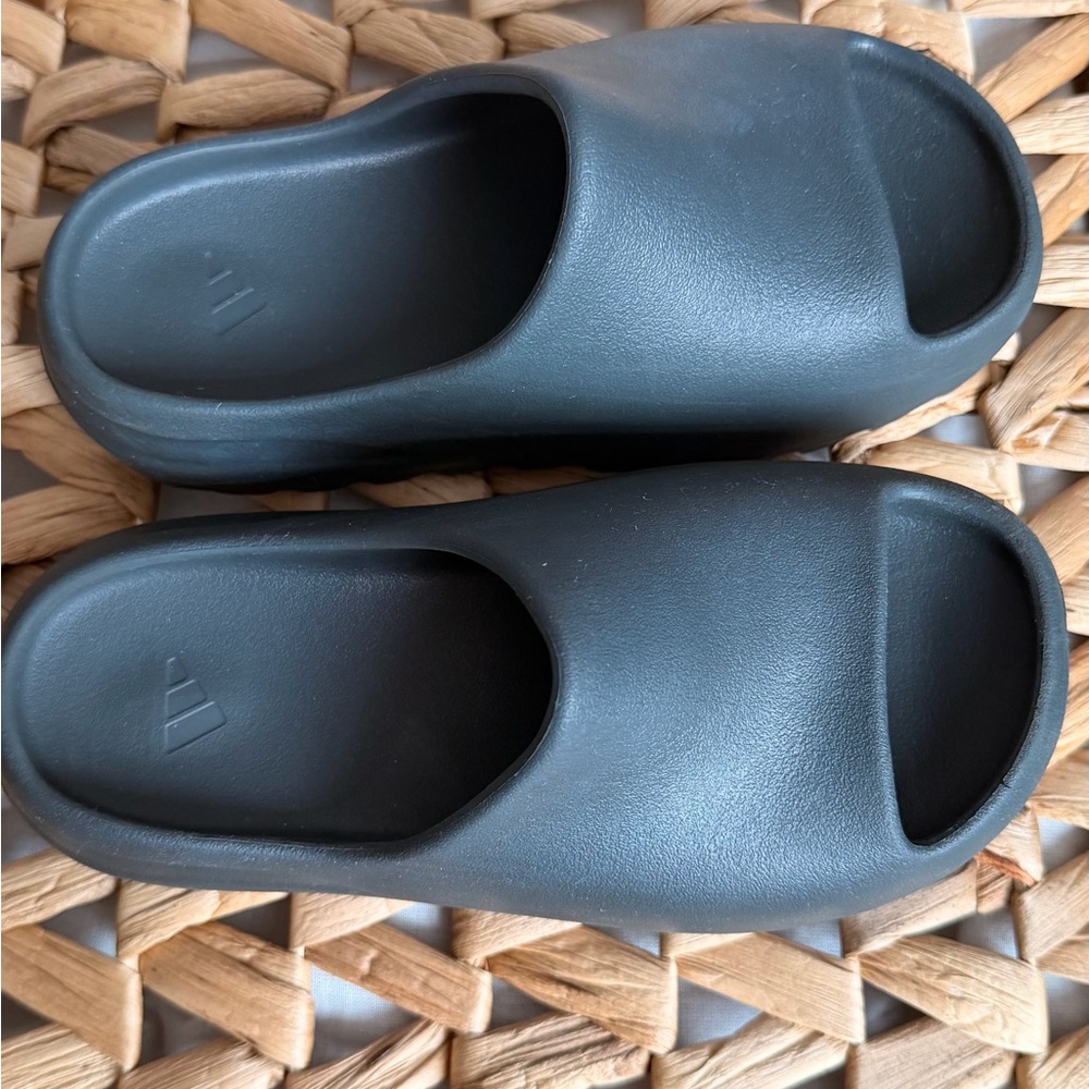 Yeezy Kids Black Slide Sandals